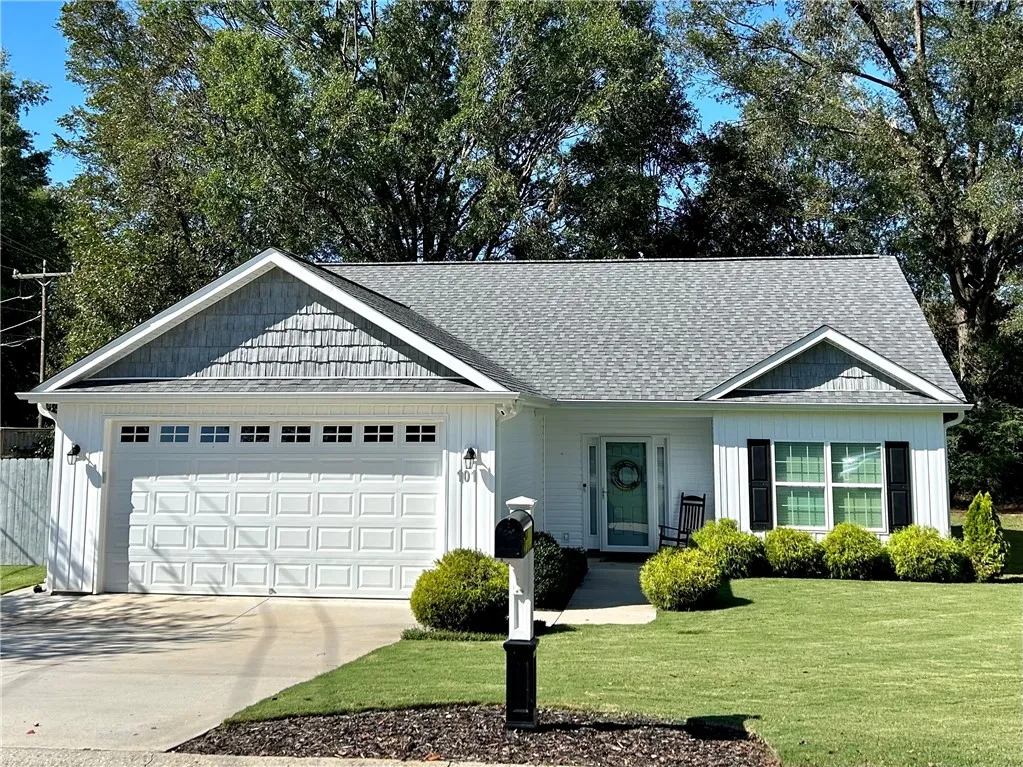 101 Ashwood Lane