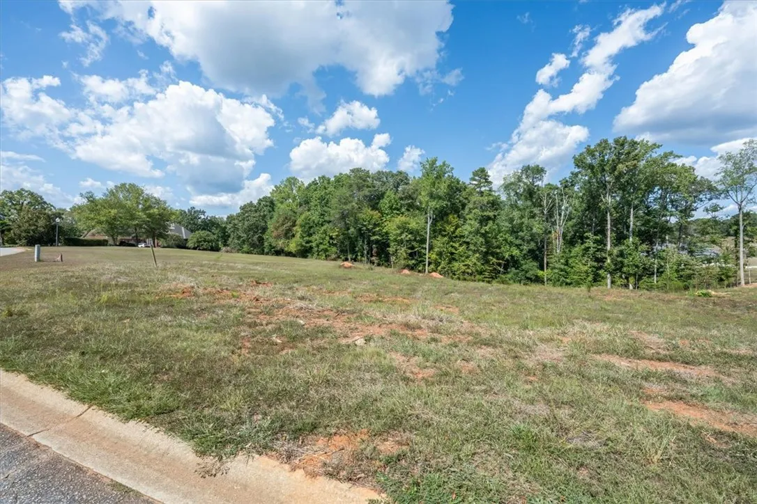 106 Topsail Drive