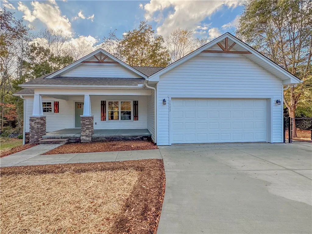 1002 Greenwich Drive