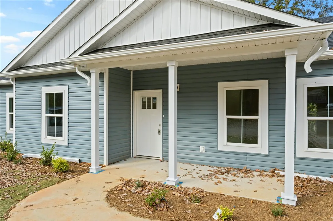 Property image 2 at 314 Forest Creek Drive, Seneca, SC 29678