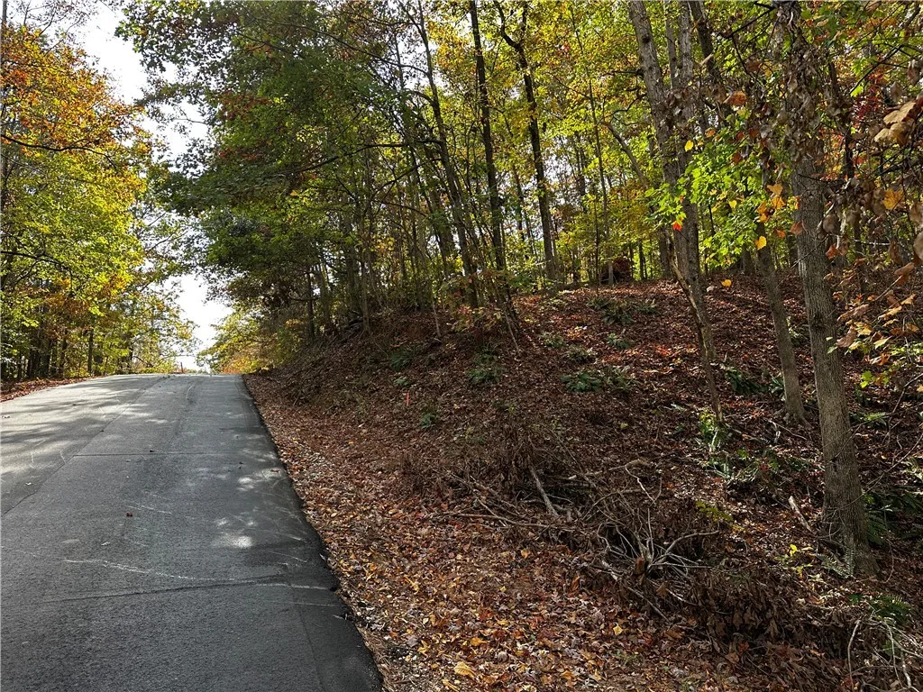 402 404 Hickory Trail