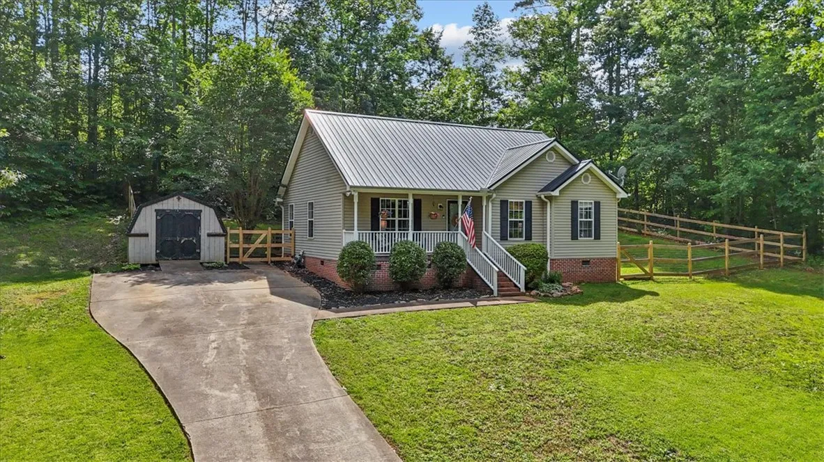 Property image 2 at 129 Eastview Drive, Pickens, SC 29671