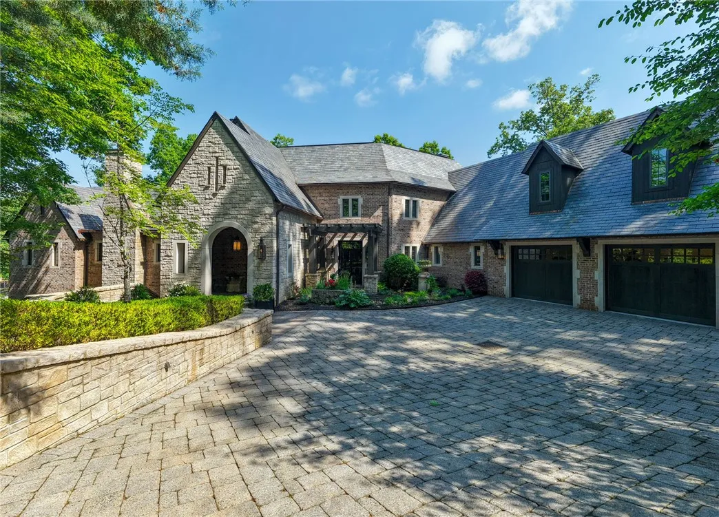 Property image 2 at 133 Leaping Brook Way, Six Mile, SC 29682