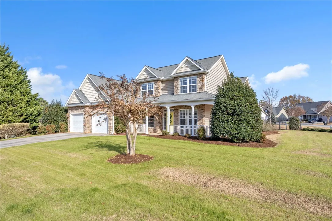 Property image 3 at 2 Admiral Court, Anderson, SC 29621