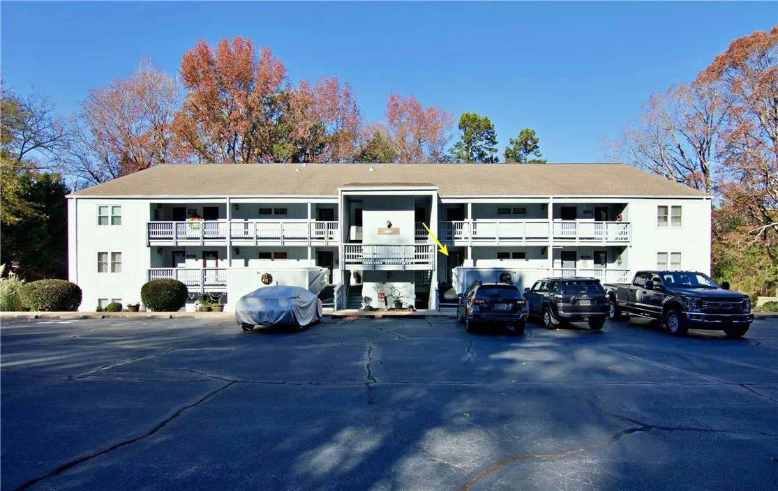 48 Harbor Gate