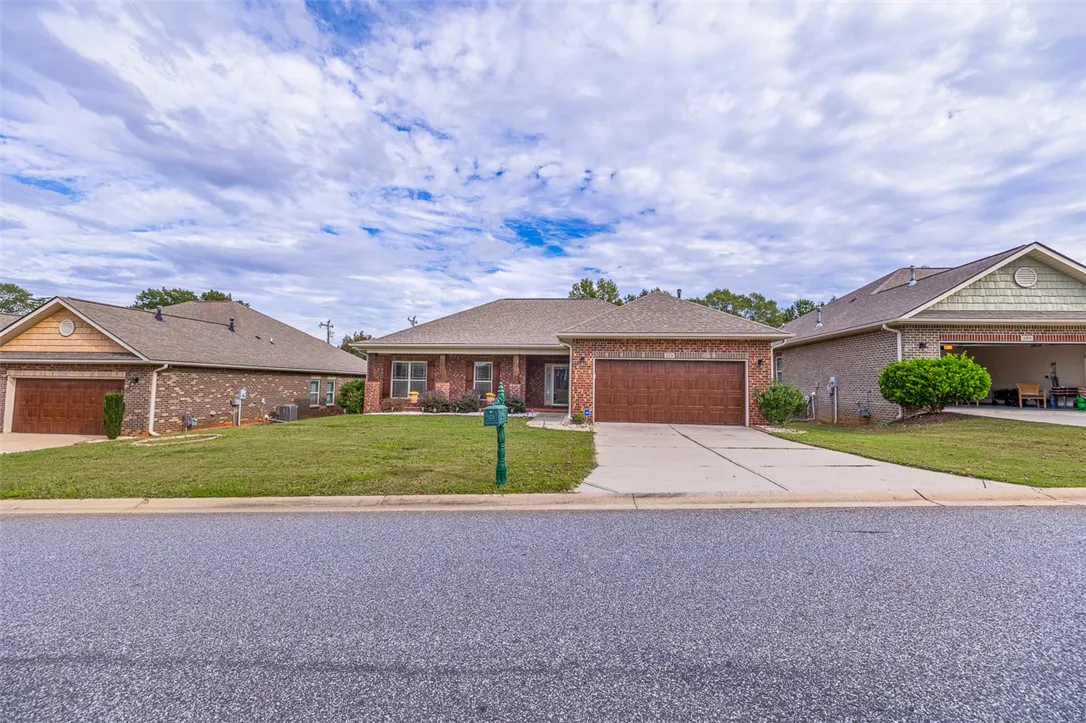 Property image 3 at 305 Rabbit Run Trail, Simpsonville, SC 29681