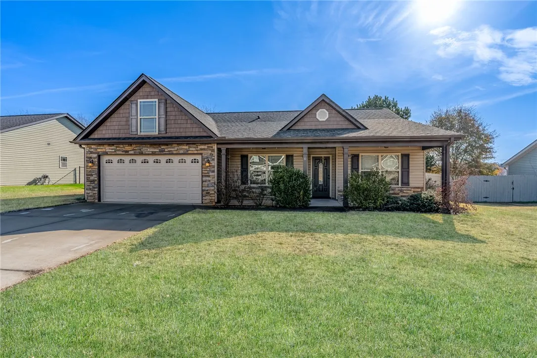 6 Robin Drive