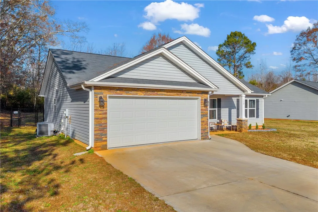 Property image 3 at 113 Stanmoore Drive, Anderson, SC 29621