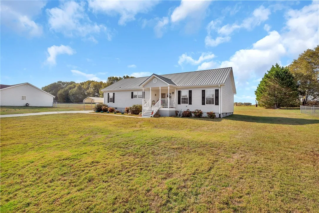 Property image 2 at 108 Chicoma Drive, Townville, SC 29689