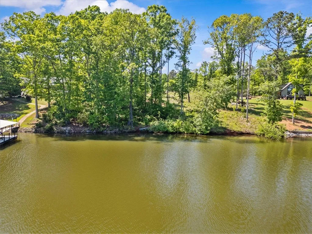 3 Lakewind Court