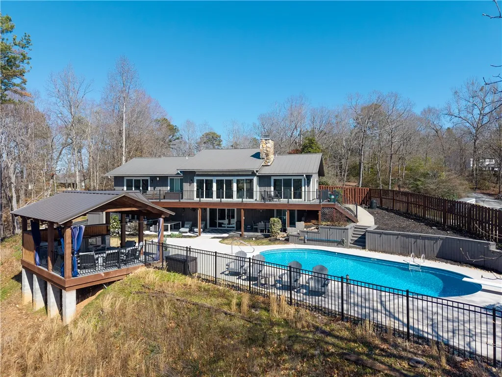 1419 Keowee Lakeshore Drive