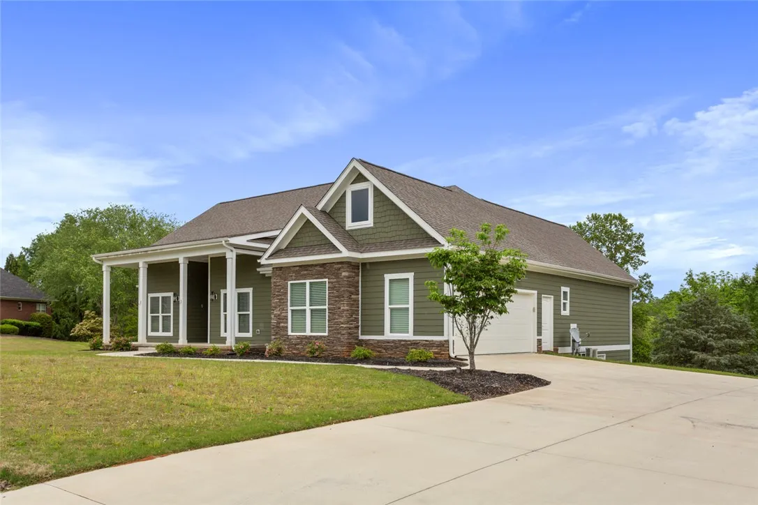 Property image 4 at 601 S Acorn Way, Seneca, SC 29672