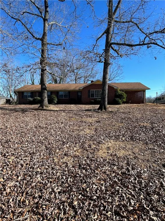 201 Fernwood Drive