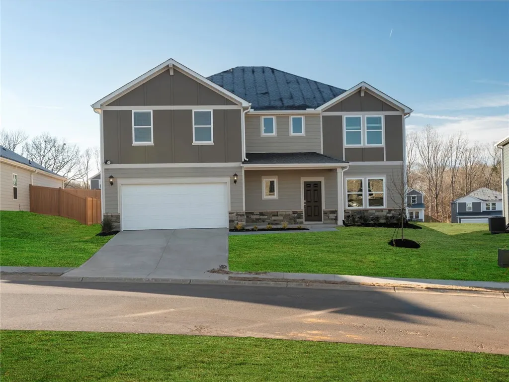 Chestnut Grove, Greer Community