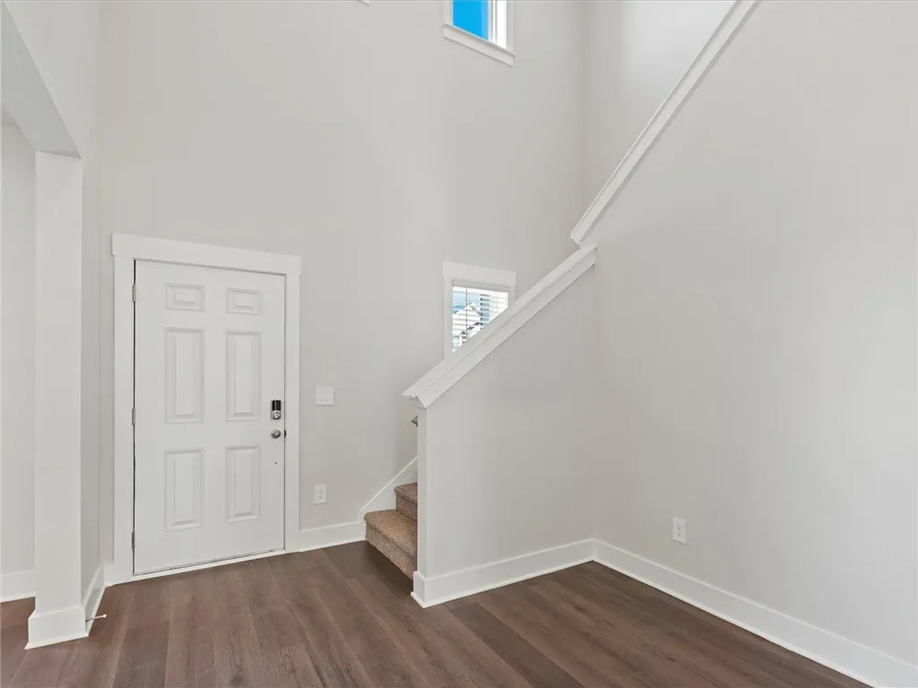 Property image 2 at 1042 Hillcraft Drive, Greer, SC 29651