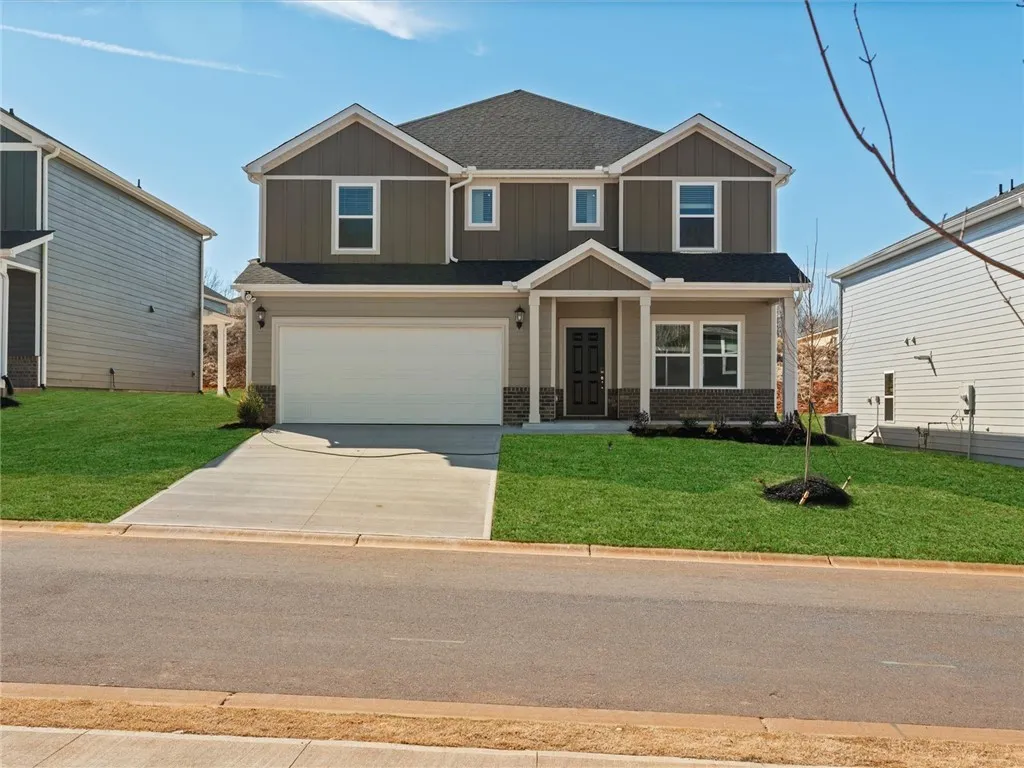913 Burghley Circle