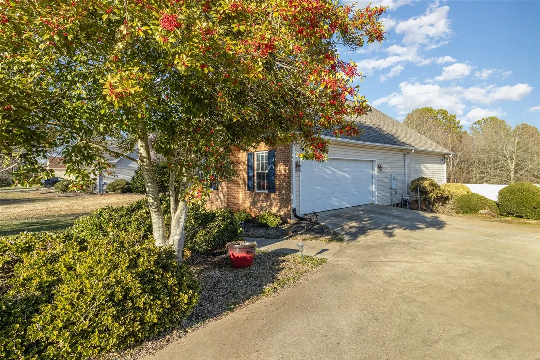 Property image 2 at 616 Providence Point Drive, Seneca, SC 29678