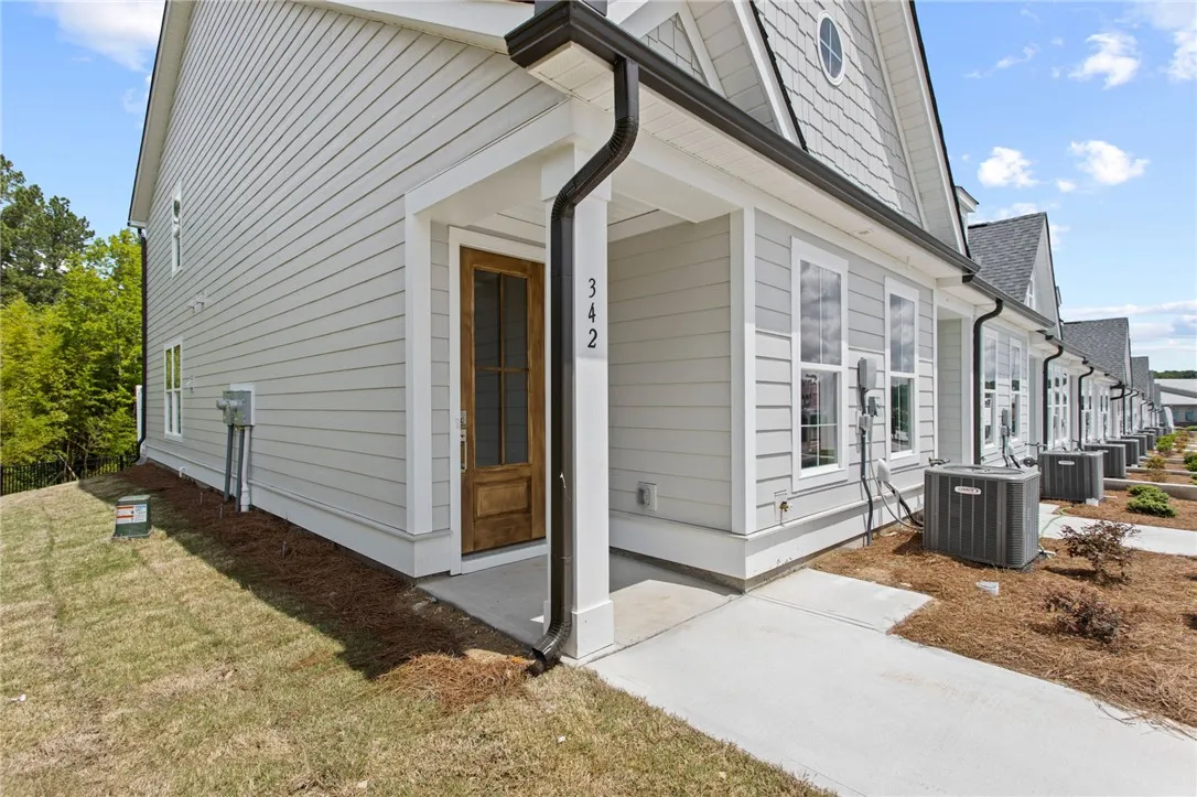 Property image 4 at 342 Lake Greenwood Boulevard, Greenwood, SC 29649