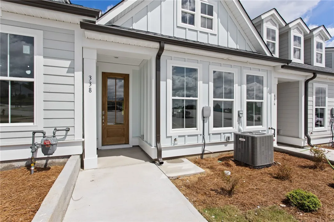 Property image 3 at 338 Lake Greenwood Boulevard, Greenwood, SC 29649