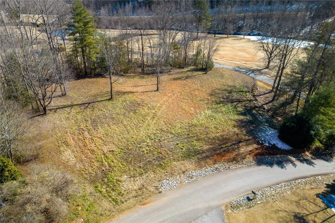 Property image 3 at 102 Falcon Crest Way, Pickens, SC 29671