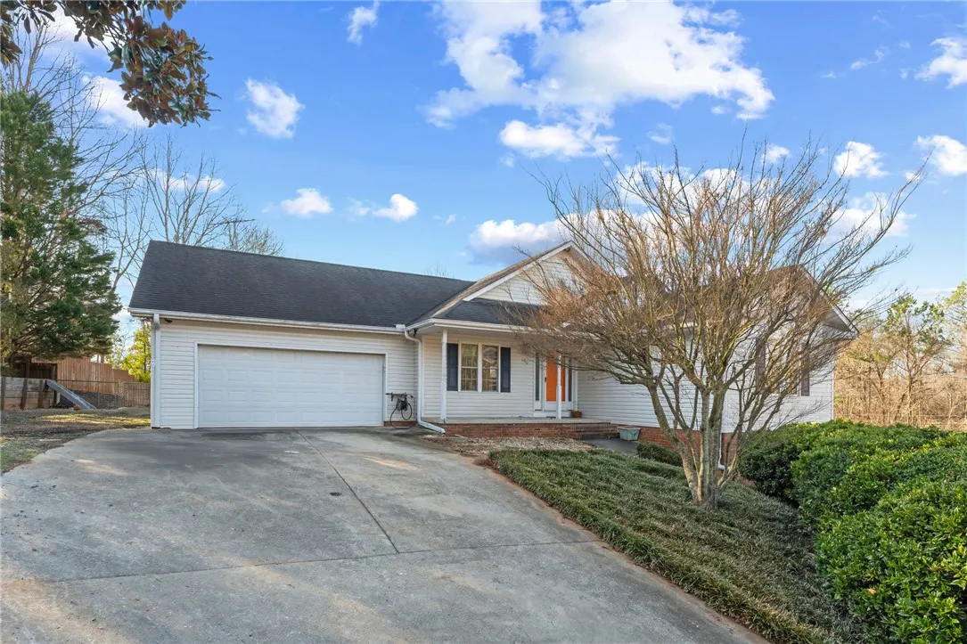Property image 3 at 100 Echota Trail, Seneca, SC 29672