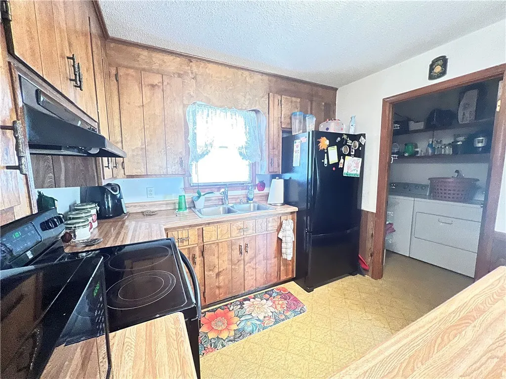 Property image 2 at 303 Meadow Drive, Seneca, SC 29678