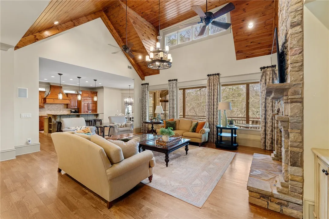 Property image 4 at 1242 N Edgewater Trail, Toccoa, GA 30577