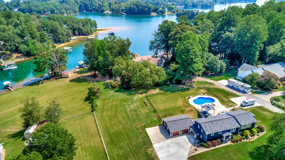 Property image 1 at 221 Lakeside Drive, Seneca, SC 29672