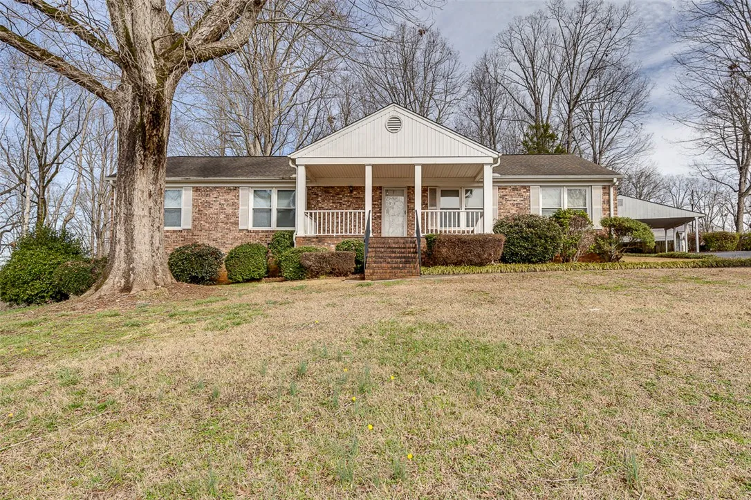 136 Brookhaven Circle