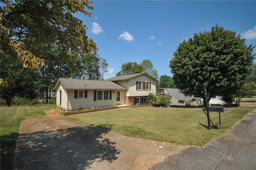 Property image 1 at 514 Shady Pine Drive, Seneca, SC 29678
