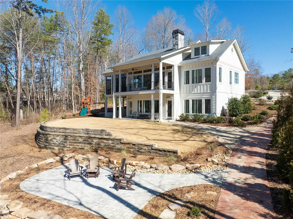 Property image 3 at 516 Pointe West Drive, Seneca, SC 29672