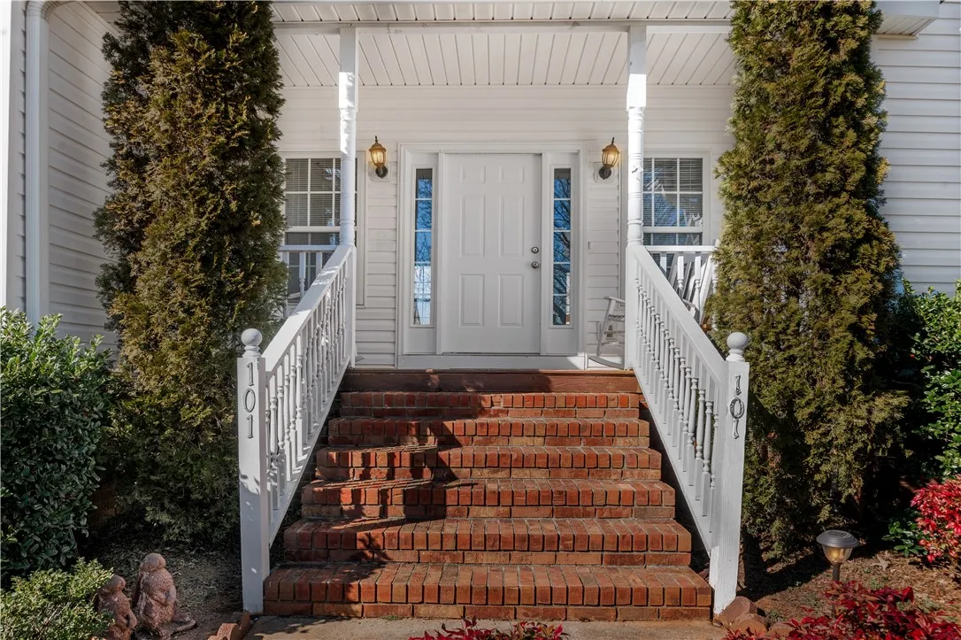 Property image 2 at 101 Hallmark Lane, Easley, SC 29640