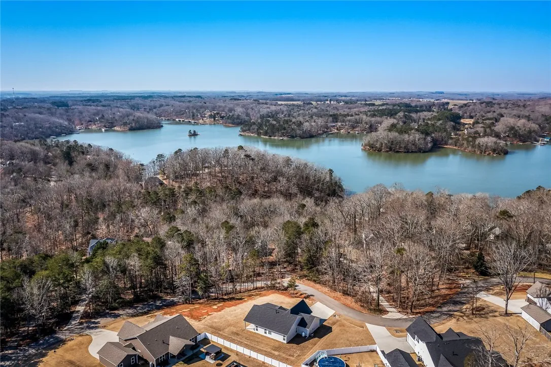 Property image 2 at 124 Inlet Pointe Drive, Anderson, SC 29625