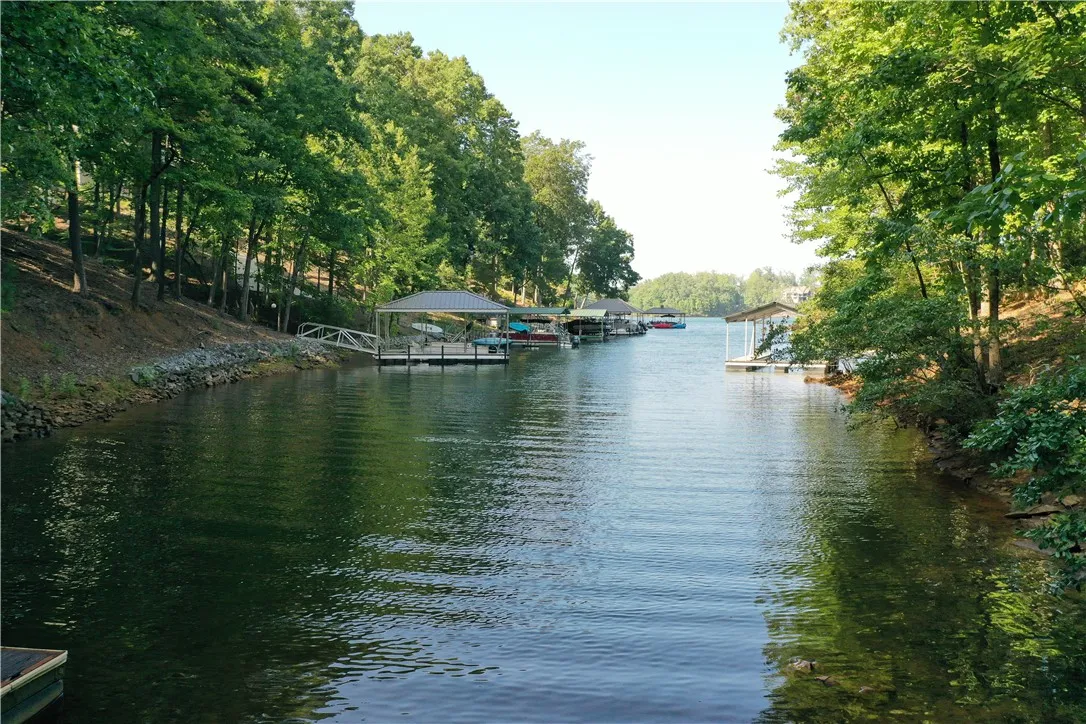 Property image 1 at 515 N Flagship Drive, Salem, SC 29676
