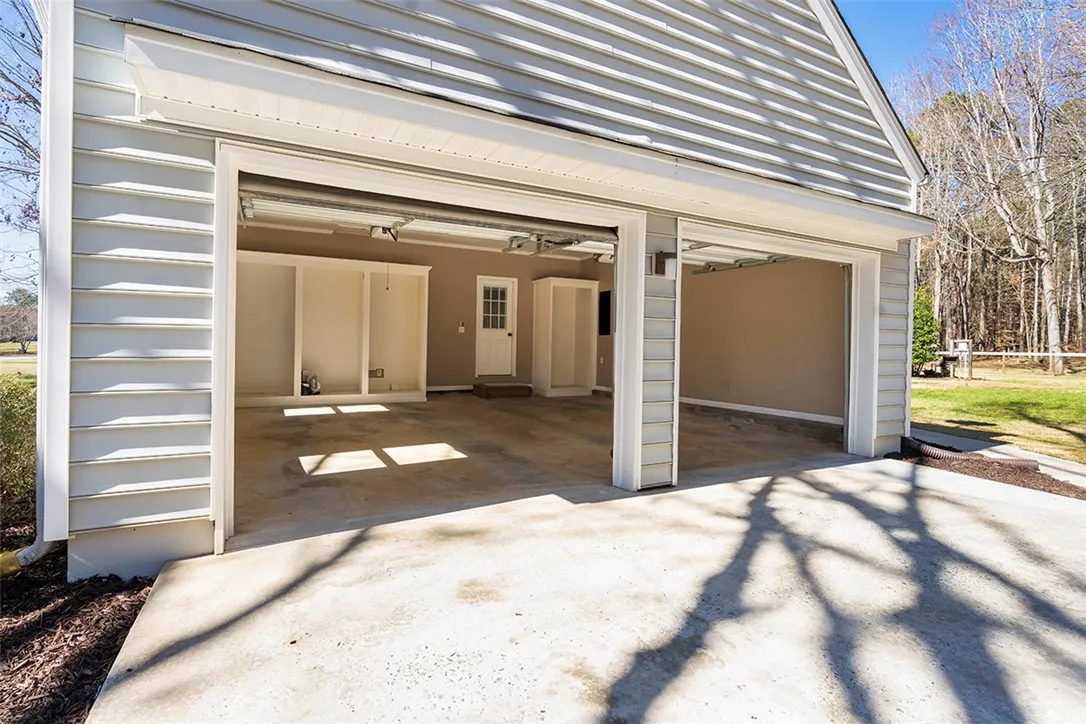 Property image 3 at 110 Wagon Tree Lane, Greenwood, SC 29646