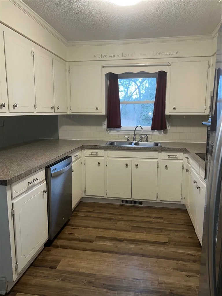 Property image 3 at 809 Mulholland Drive, Seneca, SC 29672