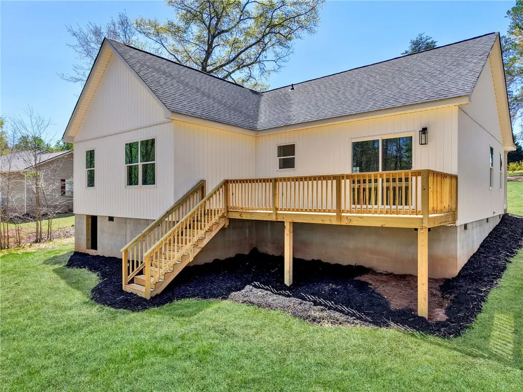 Property image 2 at 203 Castlebrook Drive, Walhalla, SC 29691