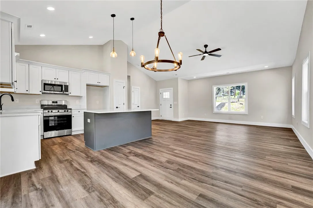 Property image 4 at 203 Castlebrook Drive, Walhalla, SC 29691