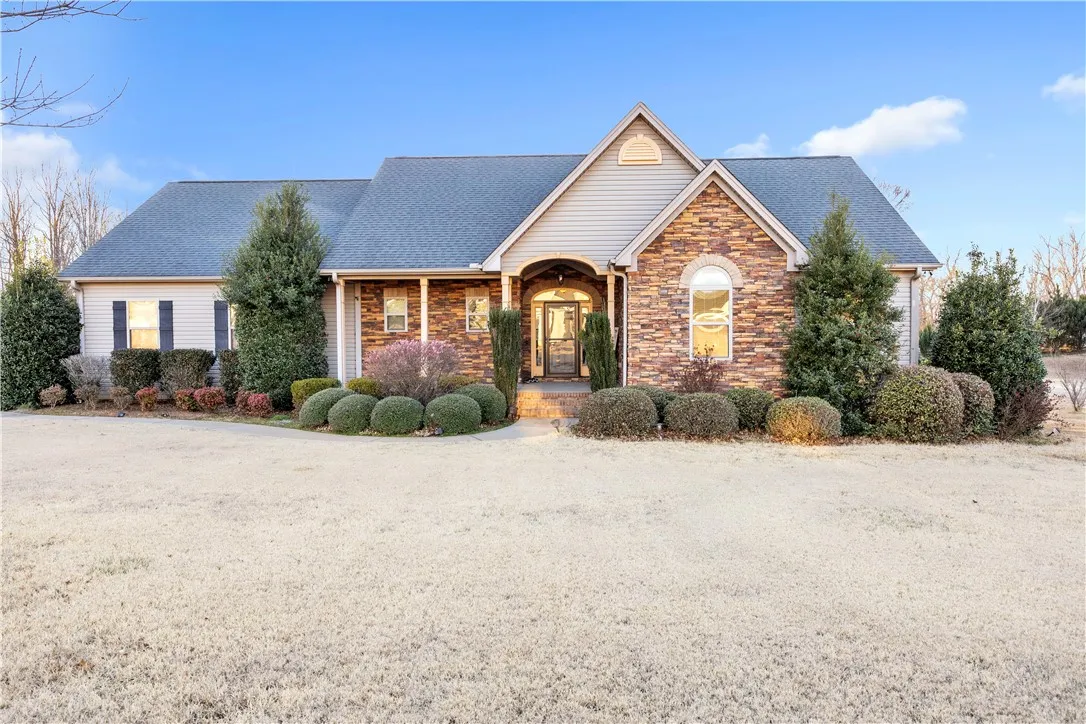 Property image 1 at 4 Forest Glenn Court, Pelzer, SC 29669