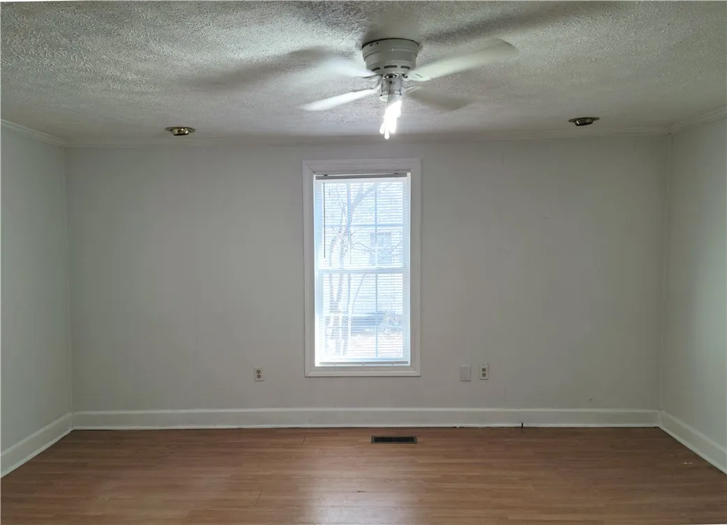 Property image 2 at 25 E Central Avenue, Iva, SC 29655