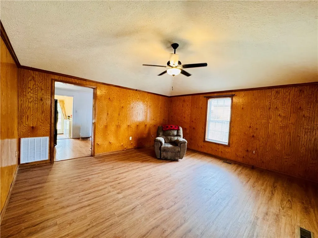 Property image 5 at 25 E Central Avenue, Iva, SC 29655