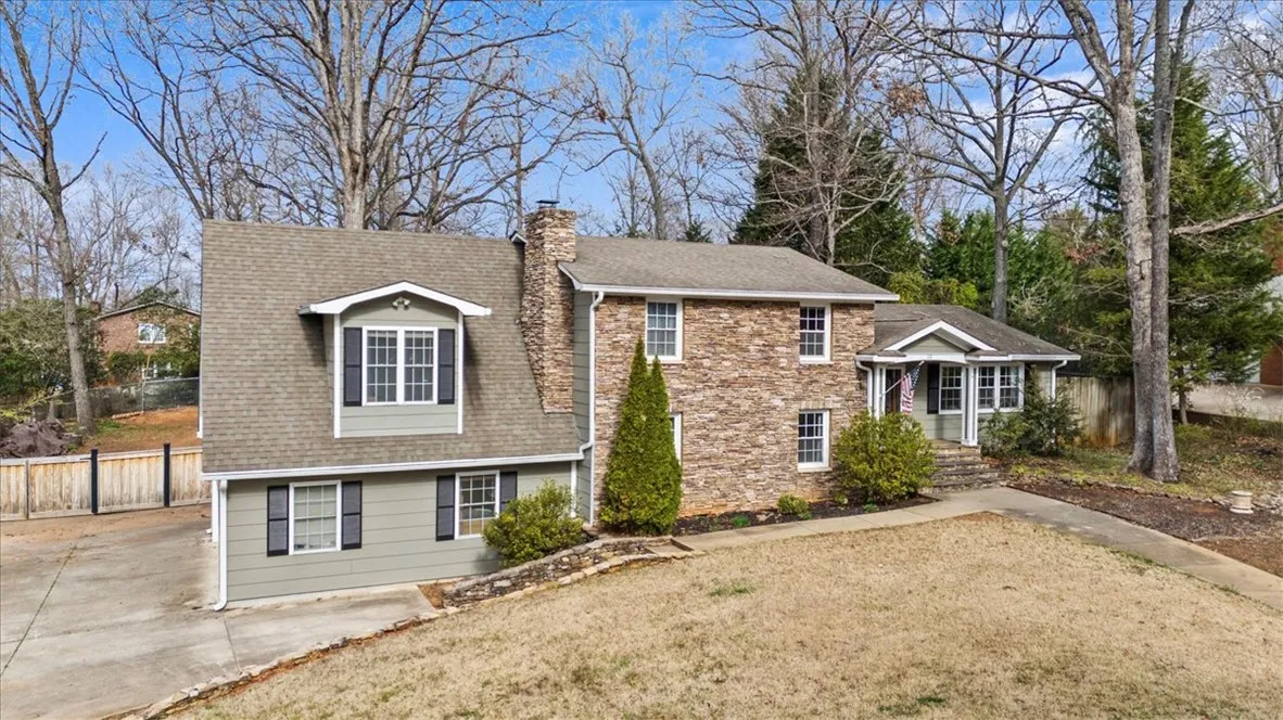 Property image 2 at 110 Bexhill Court, Greenville, SC 29609
