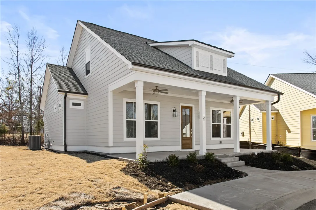 Property image 2 at 128 Cottage Lane, Greenwood, SC 29649