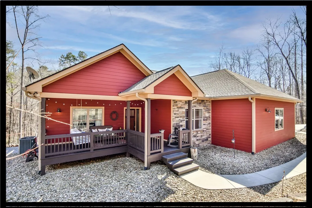 Keowee Mountain, Pickens Community