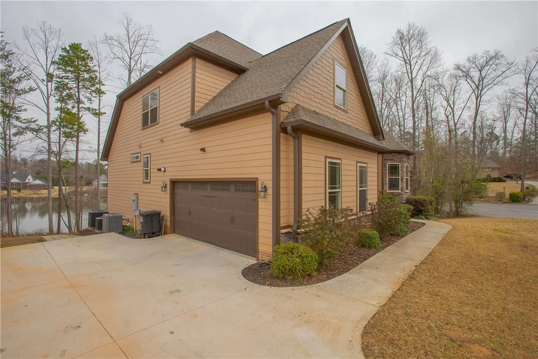 Property image 3 at 139 Crawford Lake Drive, Easley, SC 29642