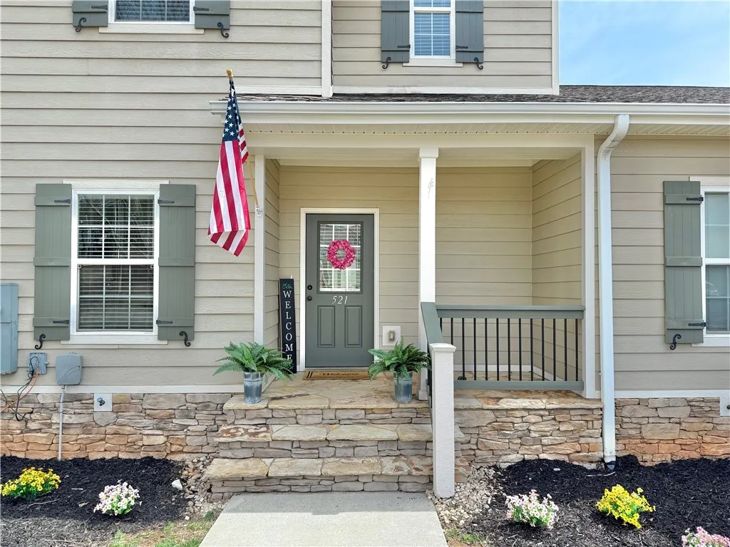Property image 2 at 521 E Perkins Creek Road, Seneca, SC 29678