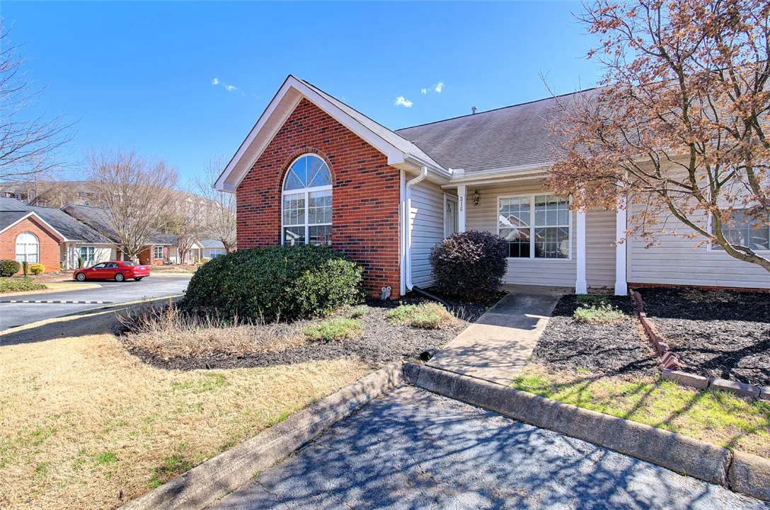 Property image 2 at 316 Woodruff Park Lane, Simpsonville, SC 29681