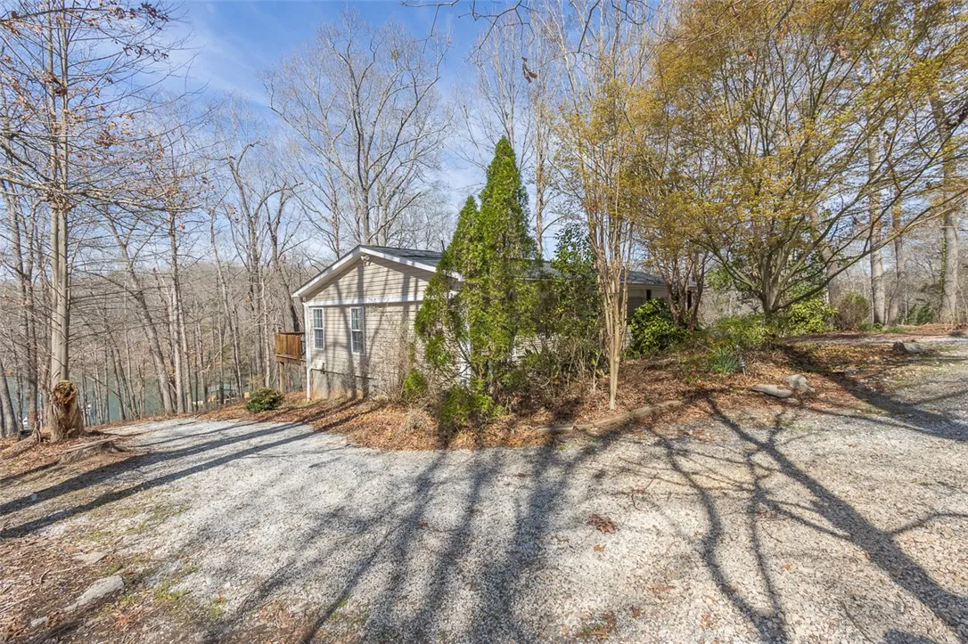 Property image 2 at 232 Lake Hills Drive, Townville, SC 29689