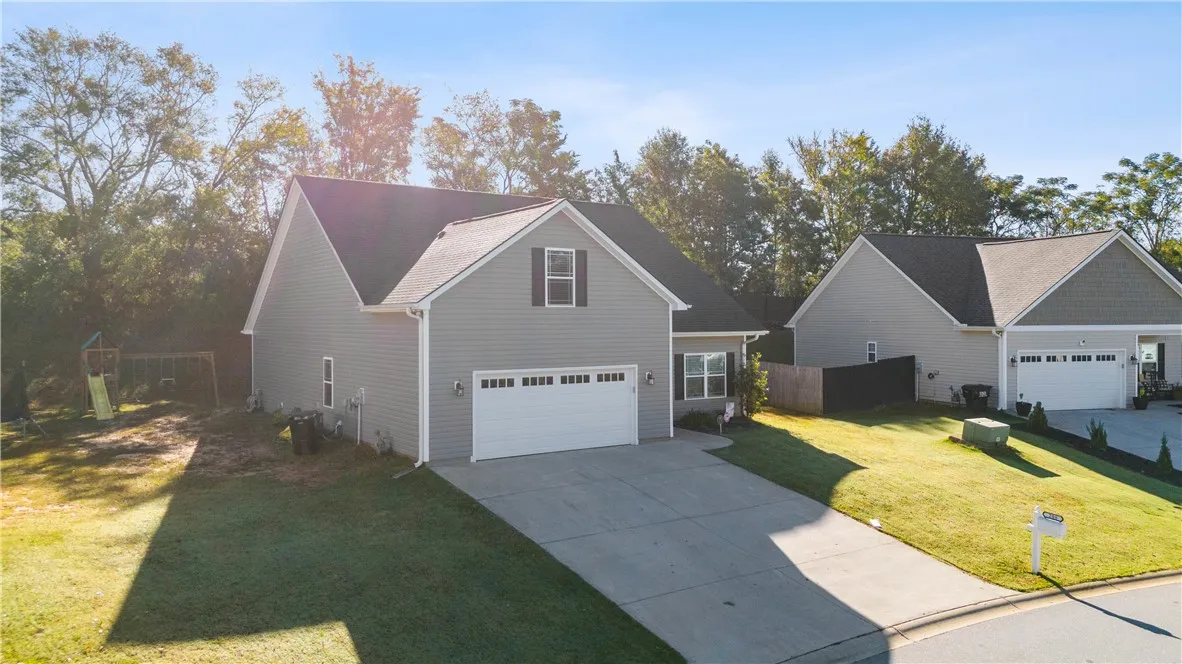 208 Ashwood Lane
