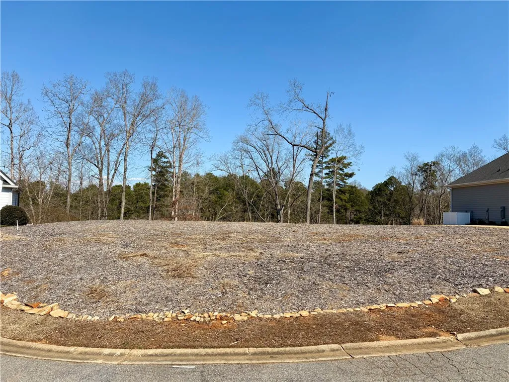 Shelter Cove, Seneca Community